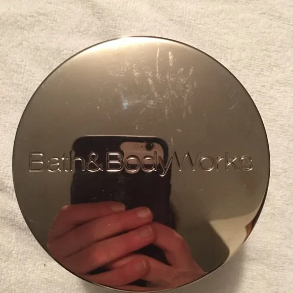 NWT Bath and Body works hibiscus waterfalls candle - Picture 2 of 4